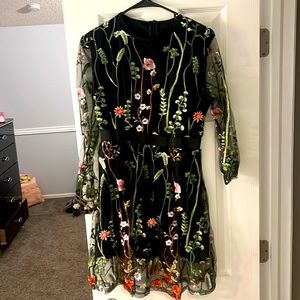 Long-sleeved lace with flowers!